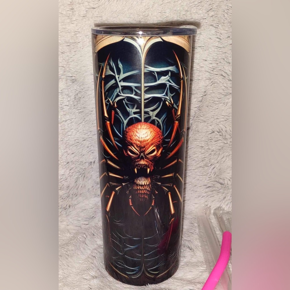 3d style Creepy Wood grain Spider 20 ounce Tumbler